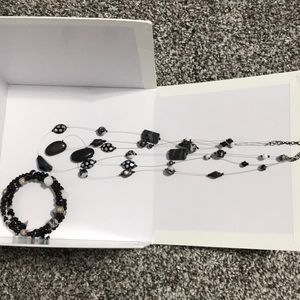 Necklace and bracelet set